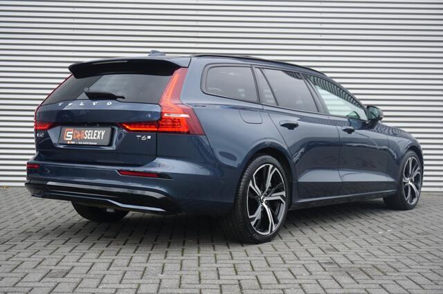 Volvo V60 PHEV T6 AWD ULTRA DARK SCHUIFDAK | WINTERPACK | H&K AUDIO | LUXE