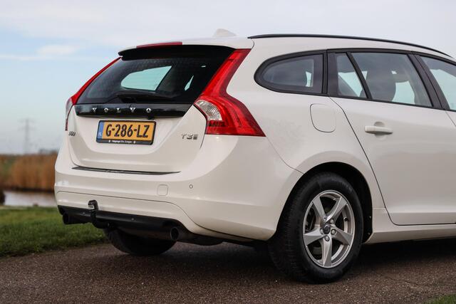 Volvo V60 1.5 T3 Kinetic ? Stuurverwarming ? Trekhaak ? Camera
