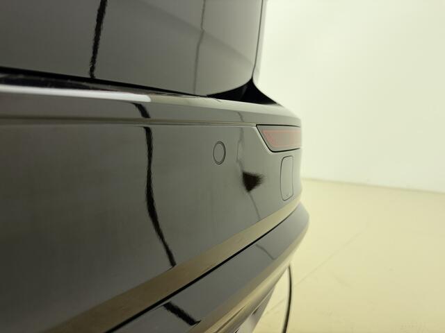 Volvo V60 B4 Automaat Plus Dark / Standkachel / Stoel/- stuurverwarming / Keyles entry / Trekhaak / Camera /