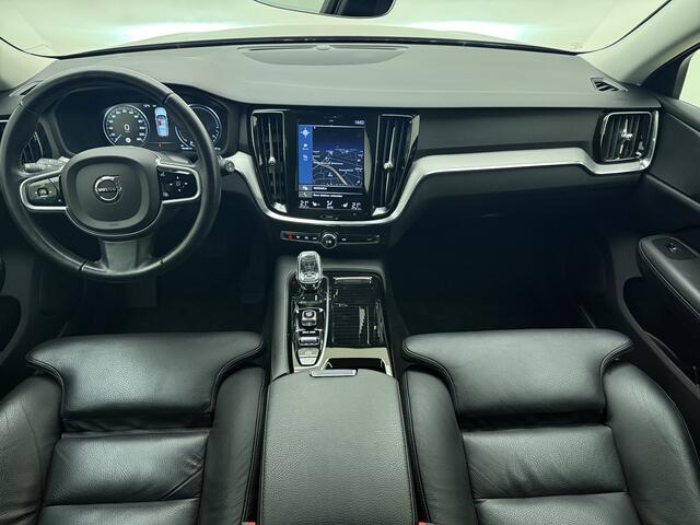 Volvo V60 T8 390pk AWD Inscription / Stoelverwarming / Lederen bekleding / Elektrische verstelbare stoel / Trekhaak /