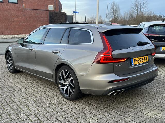 Volvo V60 2.0 T6 Recharge 340 pk AWD Momentum Pro Navigatie Trekhaak Panoramadak Head Up Camera PDC v+a Dab Carplay Extra Getint Glas NL Auto 1e Eigenaar Plug in Hybride