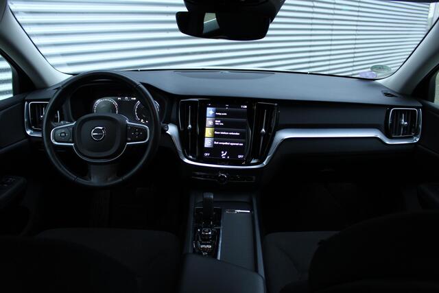 Volvo V60 B3 Automaat Business Pro | Adaptieve Cruise Control Met Pilot Assist | BLIS Dodehoekdetectie | Apple Carplay/Android Auto | Electronic Climate Control | DAB+ | Keyless Entry | Elektrische Achterklep | 17" Lichtmetalen Velgen | Park Assist Achter