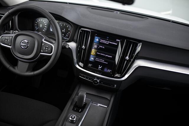 Volvo V60 2.0 B3 Momentum Advantage | Trekhaak | Advantage Styling Pack l Getint Glas | 19" | CarPlay |
