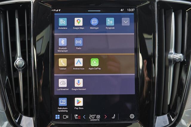 Volvo V60 B4 Ultra Dark - Panorama/schuifdak - IntelliSafe Assist & Surround - 360º Camera - Harman/Kardon audio - Verwarmde voorstoelen, stuur & achterbank - Parkeersensoren voor & achter - Elektr. bedienb. voorstoelen met geheugen - Head up display - Draadloze te