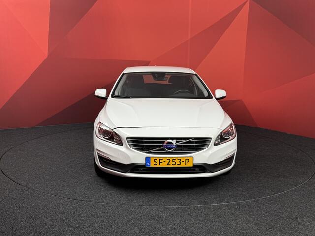 Volvo V60 1.5 T3 Polar+ | APK 29-12-2026 | Automaat | Stoelverwarming | Navi