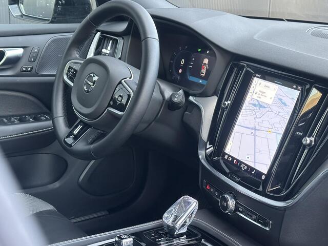 Volvo V60 2.0 T6 Plug-in hybrid AWD Plus Dark Adaptieve cruise control / BLIS / 360 camera / elektr. verst. Contourstoelen / stuur-,stoel-, voorruit verw. / Harman Kardon audio / Trekhaak / Keyless drive / All season banden