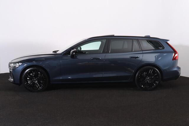 Volvo V60 T6 Recharge AWD Plus Dark Black Edition - Panorama/schuifdak - IntelliSafe Assist & Surround - Parkeercamera achter - Verwarmde voorstoelen, stuur & achterbank - Parkeersensoren voor & achter - Elektr. bedienb. voorstoelen met geheugen - Elektr. inklapbar