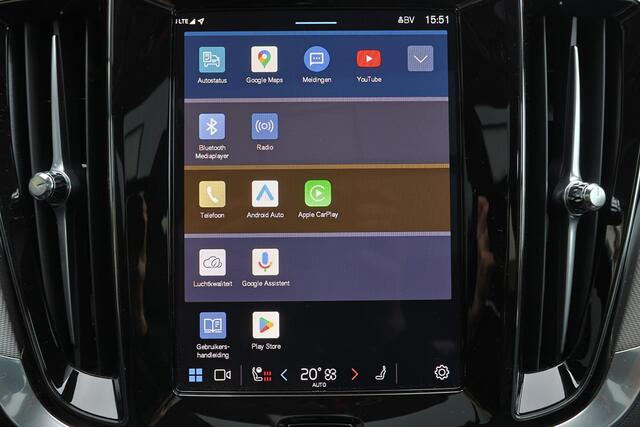 Volvo V60 T6 Recharge AWD Ultra Dark - Panorama/schuifdak - IntelliSafe Assist & Surround - Harman/Kardon audio - Parkeercamera achter - Verwarmde voorstoelen, stuur & achterbank - Parkeersensoren voor & achter - Elektr. bedienb. voorstoelen met geheugen - Extra ge