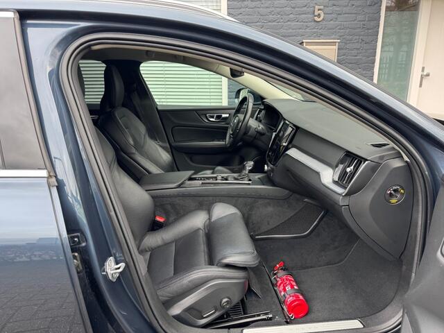 Volvo V60 2.0 D3 Autom. Momentum Pro + Camera + Leder + 17 inch Lmv -2020