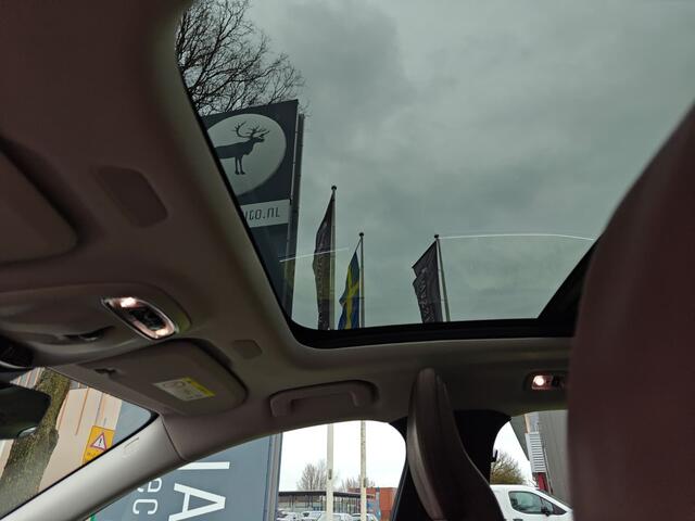 Volvo V60 T6 Twin Engine AWD Momentum Pro | Rijklaarprijs | Pano dak | Head-up |