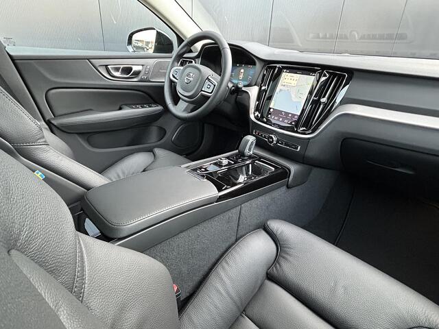 Volvo V60 2.0 T8 Plug-in hybrid AWD Plus Dark 360 camera/ Polestar tuning/ schuifdak/ head up display/ climate line/ 19 inch