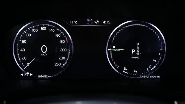 Volvo V60 2.0 T6 Recharge AWD R-Design Black-line private-glas Navigatie electr achterklep afneembare trekhaak LED-verlichting DAB ECC Distronic 360 camera lane-assist PDC achter 19-inch lmv