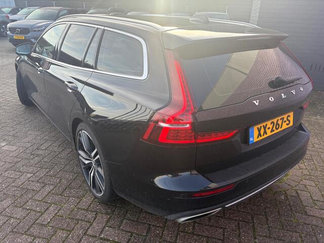 Volvo V60 2.0 T5 Inscription 250PK! | LED| Climate control | Cruise control | Verwarmde voorstoelen | achterbank verwarming | Leder | Zitvlak verlengers | DAB Radio | AppleCarPlay |