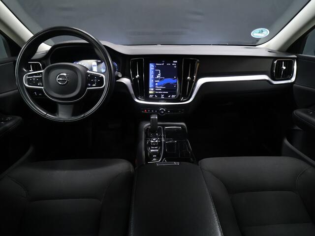 Volvo V60 2.0 T6 Recharge AWD Business Pro [APPLE CARPLAY, ADAPTIVE CRUISE CONTROL, STUUR EN STOELVERWARMING, DIGITAL DASH, TREKHAAK, CAMERA, PDC V+A, NAVIGATIE,NIEUWSTAAT]