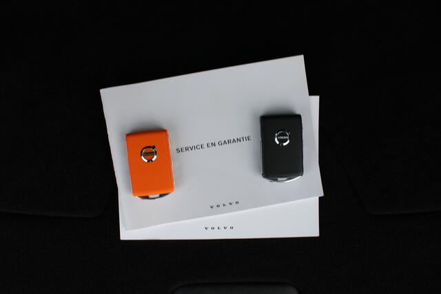 Volvo V60 T6 Plug-in hybrid AWD Essential Bright | Verw. Voorstoelen | Adapt. Cruise | BLIS | DAB Audio | Camera | PDC V+A |