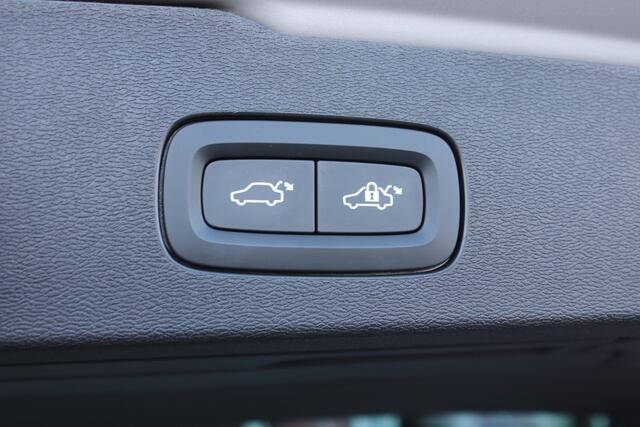 Volvo V60 T6 Automaat Plug-in hybrid AWD Plus Dark | Trekhaak | H&K Audio | 360 Camera | Verw. Stoelen & Achterbank | Keyless |