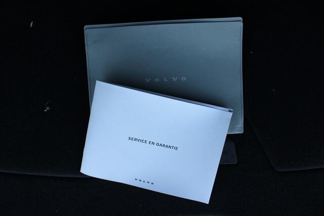 Volvo V60 T6 Automaat Plug-in hybrid AWD Plus Dark | Trekhaak | H&K Audio | 360 Camera | Verw. Stoelen & Achterbank | Keyless |