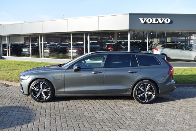 Volvo V60 T6 350PK Plug-in hybrid AWD Plus Dark | Panodak | ACC | H&K | HUD | Blis | Contour stoelen