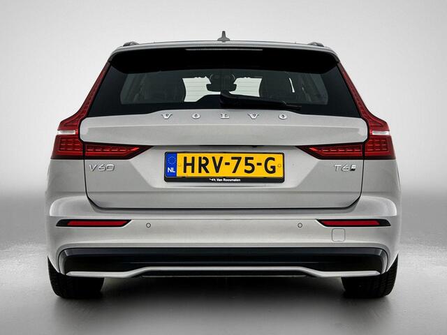 Volvo V60 T6 Recharge AWD Plus Dark - IntelliSafe Assist & Surround - 360º Camera - Harman/Kardon audio - Verwarmde voorstoelen, stuur & achterbank - Parkeersensoren voor & achter - Elektr. bedienb. voorstoelen met geheugen - Elektr. inklapbare trekhaak - 18' LMV