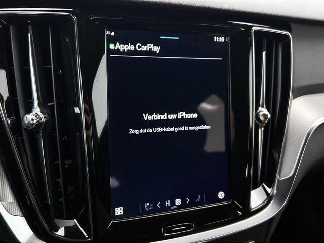 Volvo V60 T6 Recharge AWD Plus Dark - IntelliSafe Assist & Surround - 360º Camera - Harman/Kardon audio - Verwarmde voorstoelen, stuur & achterbank - Parkeersensoren voor & achter - Elektr. bedienb. voorstoelen met geheugen - Elektr. inklapbare trekhaak - 18' LMV