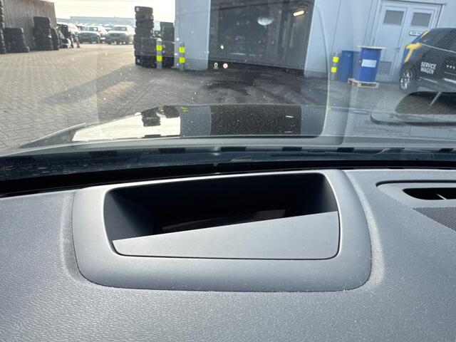 Volvo V60 2.0 T5 Inscription | Leder | Cruise control | Parkeer sensoren voor en achter | Stoelverwarming | HUD | Trekhaak |