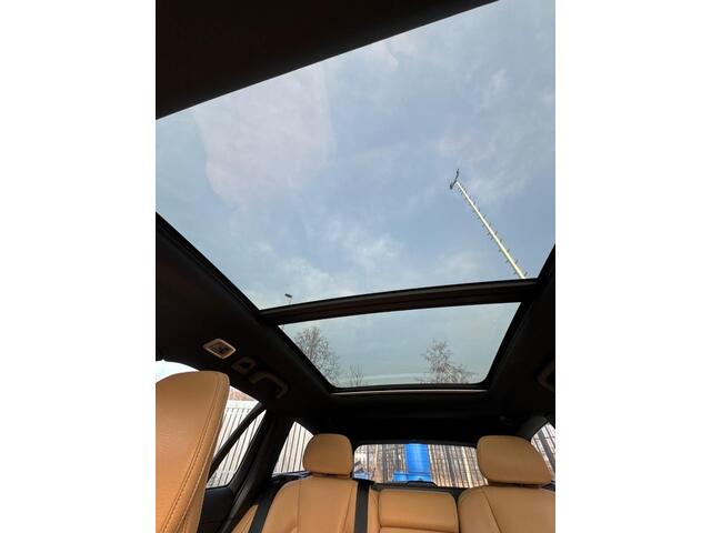 Volvo V60 2.0 T5 Inscription | Leder | Cruise control | Parkeer sensoren voor en achter | Stoelverwarming | HUD | Trekhaak |