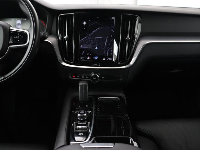 Volvo V60 2.0 T6 AWD Recharge Business Pro | Leder | Trekhaak | Stoel & stuurverwarming | Adaptive cruise | Camera | Carplay | Navigatie | Full LED | Parkeerhulp | PHEV | Plug In