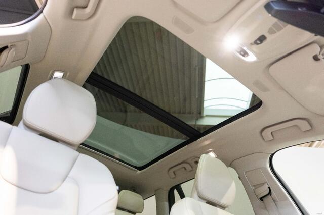 Volvo V60 2.0 163 PK (+ 11 PK elektrisch)Inscription Automaat, Panodak, NL- auto, Leder, El.Trekhaak, Winterset