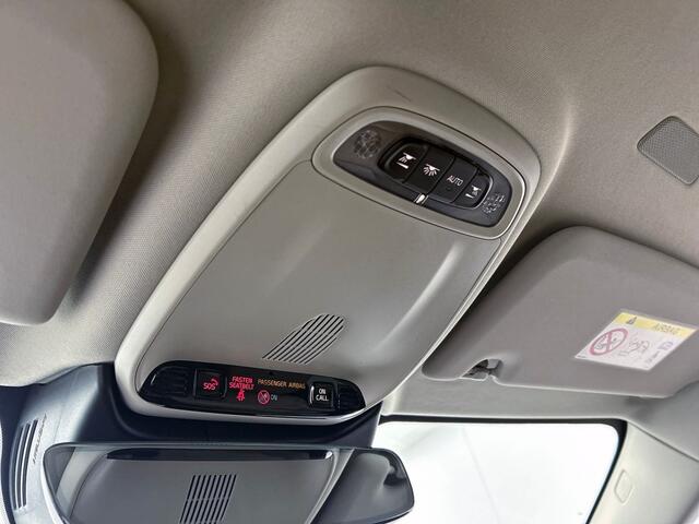 Volvo V60 2.0 B3 Momentum Advantage | Leder | Adaptive Cruise | 19" LMV |