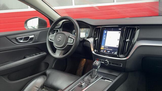 Volvo V60 2.0 D4 Momentum AUTOMAAT / FULL LED / CARPLAY / LEDER / STOELVERW / STUURVERW / ACHTERBANKVERW / PDC / BLUETOOTH / ACC / NL-AUTO