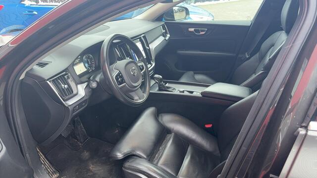 Volvo V60 2.0 D4 Momentum AUTOMAAT / FULL LED / CARPLAY / LEDER / STOELVERW / STUURVERW / ACHTERBANKVERW / PDC / BLUETOOTH / ACC / NL-AUTO