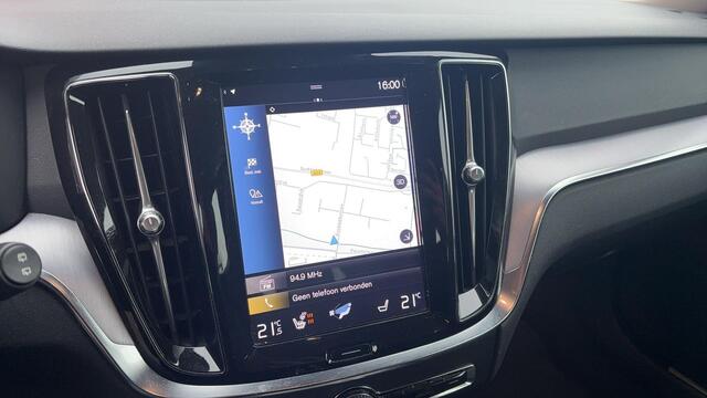 Volvo V60 2.0 D4 Momentum AUTOMAAT / FULL LED / CARPLAY / LEDER / STOELVERW / STUURVERW / ACHTERBANKVERW / PDC / BLUETOOTH / ACC / NL-AUTO