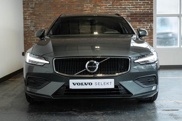Volvo V60 B4 Essential Edition | Stoelverwarming | Stuurwielverwarming | Parkeersensoren voor + achter | Parkeercamera | BLIS | Lederen Bekleding | Pilot Assist | Google Infotainment
