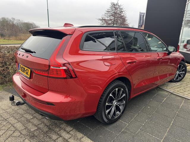 Volvo V60 2.0 B3 Momentum met Winterwielen, BTW-Auto, Origineel Nederlands, Wegklapbare Trekhaak, Lederen Bekleding, Enz...