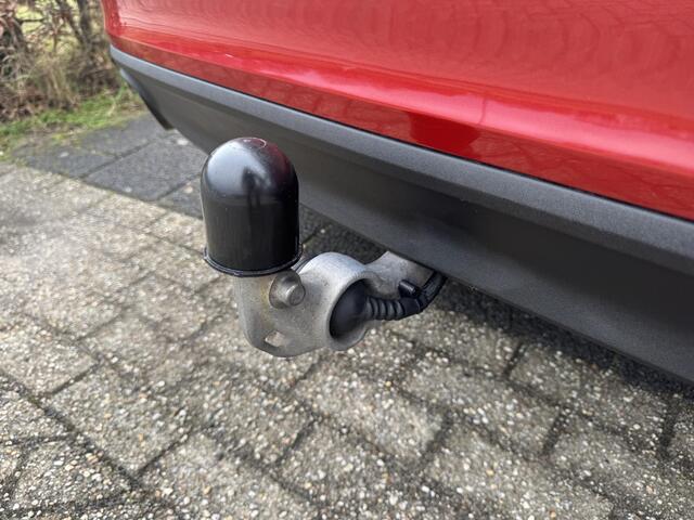 Volvo V60 2.0 B3 Momentum met Winterwielen, BTW-Auto, Origineel Nederlands, Wegklapbare Trekhaak, Lederen Bekleding, Enz...