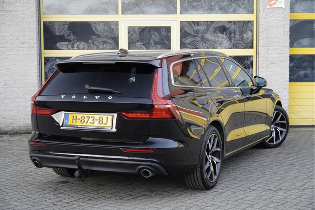 Volvo V60 2.0 T4 211PK! Automaat Momentum Pro BJ2020 Lmv 18" | Led V+A | Pdc | Navi | Trekhaak | Elek. achterklep | App-Connect | Climate control | Cruise control | Virtual cockpit | Climate control | Cruise control | Extra getint glas