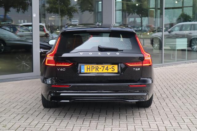 Volvo V60 2.0 T6 Plug-in hybrid AWD Plus Dark | 360* Camera| Harman Kardon audiosysteem| Stoelverwarming voor + achter| Stuurwielverwarming| Verwarmbare voorruit| Semi- elektrisch inklapbare trekhaak|