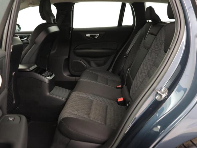 Volvo V60 2.0 T6 Plug-in hybrid AWD Core Bright | Trekhaak | Achterbankverwarming | Adaptive cruise | Carplay | Stoelverwarming | Climate control | Keyless | Parkeerhulp | PHEV | Plug In