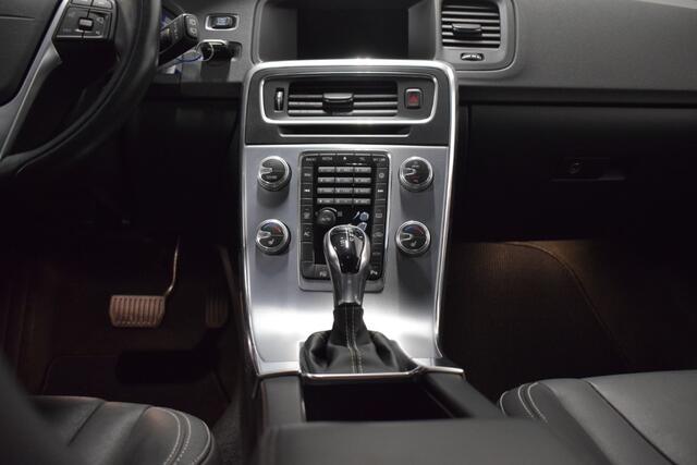 Volvo V60 T2 123pk AUT6 Polar+ Dynamic/ Trekhaak 1500kg/ Leer/ Stoel verw./ Xenon/ Navi