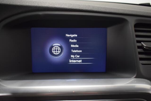 Volvo V60 T2 123pk AUT6 Polar+ Dynamic/ Trekhaak 1500kg/ Leer/ Stoel verw./ Xenon/ Navi