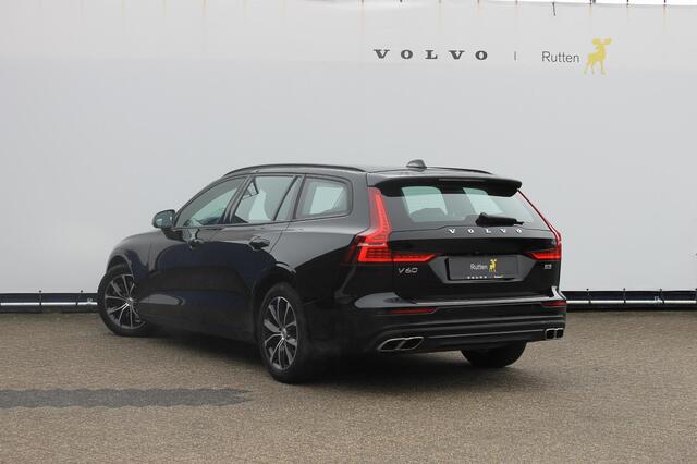 Volvo V60 B3 163PK Automaat Momentum Advantage Lederen bekleding / Apple Carplay / Cruise control / Stoelverwarming / Stuurwielverwarming / lichtmetalen velgen / Road Sign information