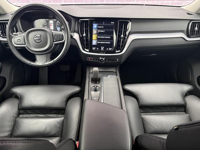 Volvo V60 2.0 B3 Momentum Business | Stoel en stuurverwarming | Camera | Parkeersensoren V+A | Apple carplay/Android auto | Adaptief | Pilot Assist | Extra getint glas | Leder |