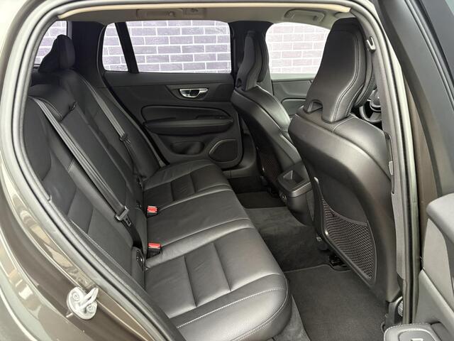 Volvo V60 2.0 B3 Momentum Business | Stoel en stuurverwarming | Camera | Parkeersensoren V+A | Apple carplay/Android auto | Adaptief | Pilot Assist | Extra getint glas | Leder |