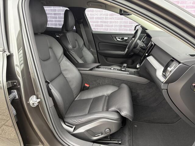 Volvo V60 2.0 B3 Momentum Business | Stoel en stuurverwarming | Camera | Parkeersensoren V+A | Apple carplay/Android auto | Adaptief | Pilot Assist | Extra getint glas | Leder |