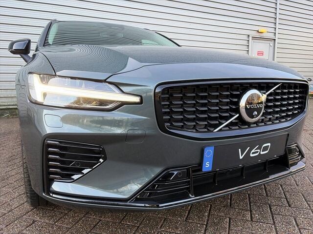 Volvo V60 T6 Plug-in hybrid AWD Ultra Dark / Gratis Lounge Pack twv ¤ 3995 / Audio B&W / stoel ventilatie voor / 360 Camera /