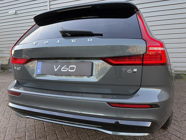 Volvo V60 T6 Plug-in hybrid AWD Ultra Dark / Gratis Lounge Pack twv ¤ 3995 / Audio B&W / stoel ventilatie voor / 360 Camera /