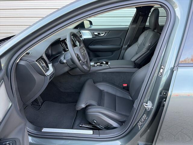 Volvo V60 T6 Plug-in hybrid AWD Ultra Dark / Gratis Lounge Pack twv ¤ 3995 / Audio B&W / stoel ventilatie voor / 360 Camera /