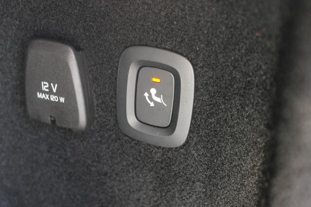 Volvo V60 T6 350PK Automaat Recharge AWD Inscription Panoramisch schuif-kanteldak / Semi elektrisch wegklapbare trekhaak / DAB+ / Apple Carplay / Lederen bekleding / 360graden camera