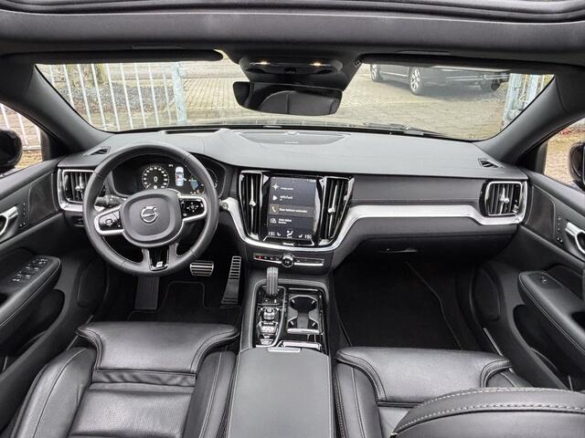 Volvo V60 T8 AWD R-Design HeadUp MASSAGE Pano Keyless Harman Kardon