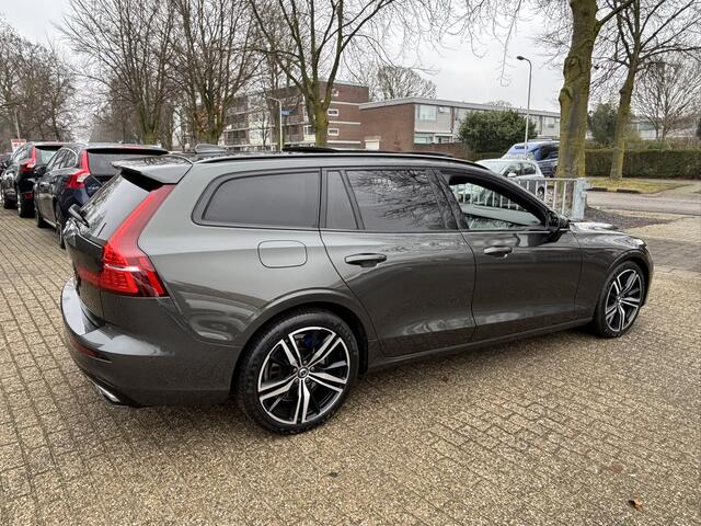 Volvo V60 T8 AWD R-Design HeadUp MASSAGE Pano Keyless Harman Kardon